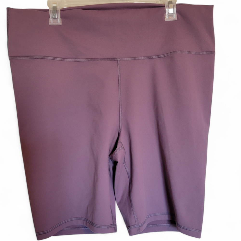 Fabletics 7in inseam bike shorts sz 2XL